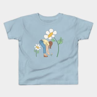 Picking Daisies Kids T-Shirt